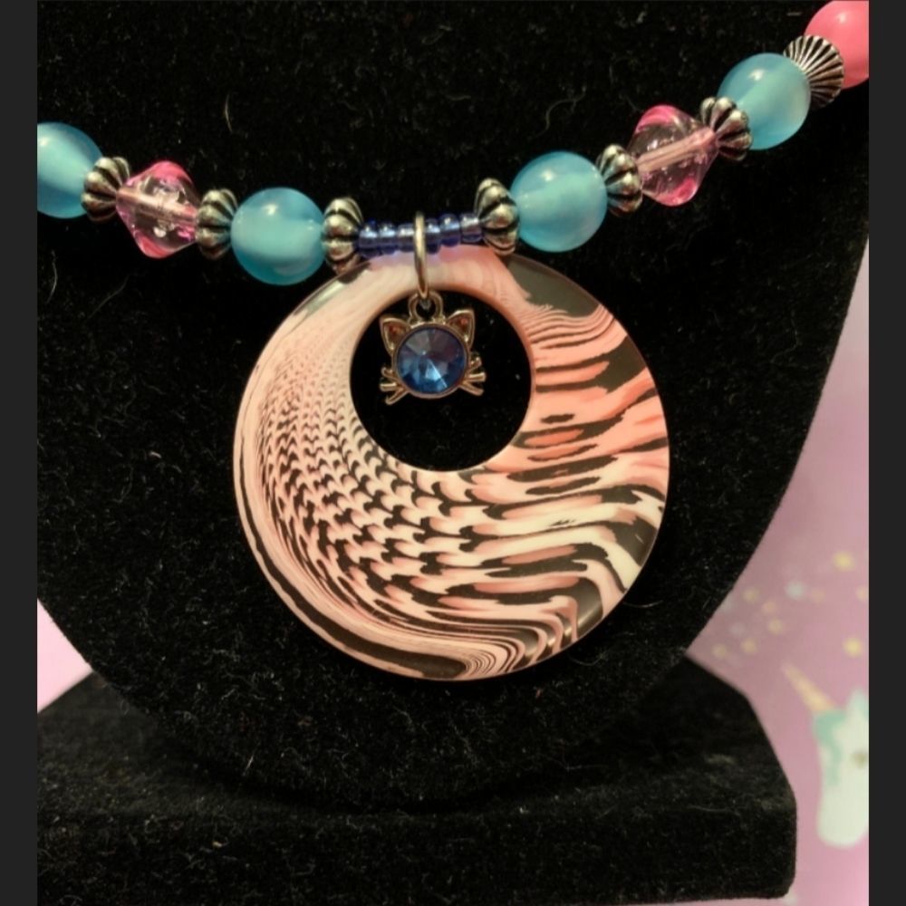 Rin's Unique Boutique - Handmade - Kitty Cat Beaded Necklace